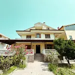 Vizion Hotel