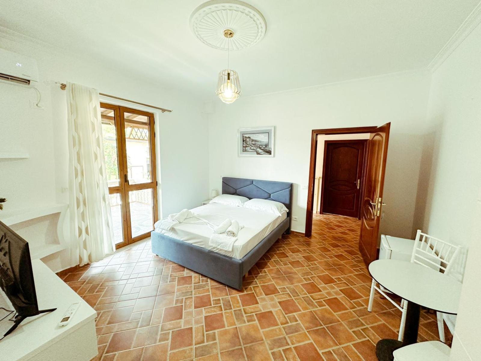 Vizion Hotel